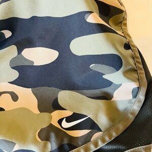 Large Nike dri-fit shorts
